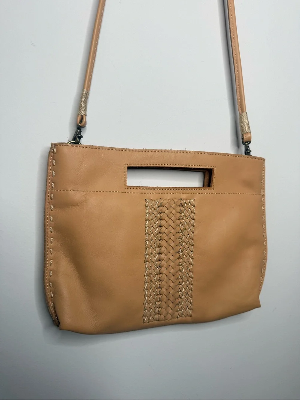 Sak Linden Crossbody in tan leather